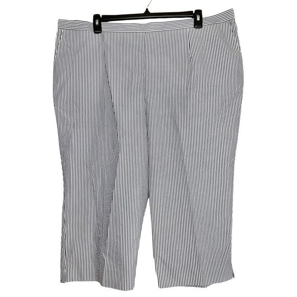 Alfred Dunner NWT Blue White Pinstripe Classic Fit Capri Pants Plus Size 24W - Picture 1 of 10